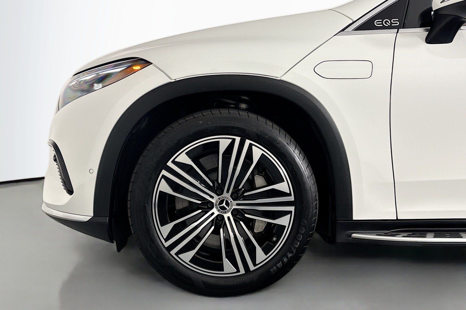 Certified Used 2024 Polar White Mercedes-Benz 450 image 11