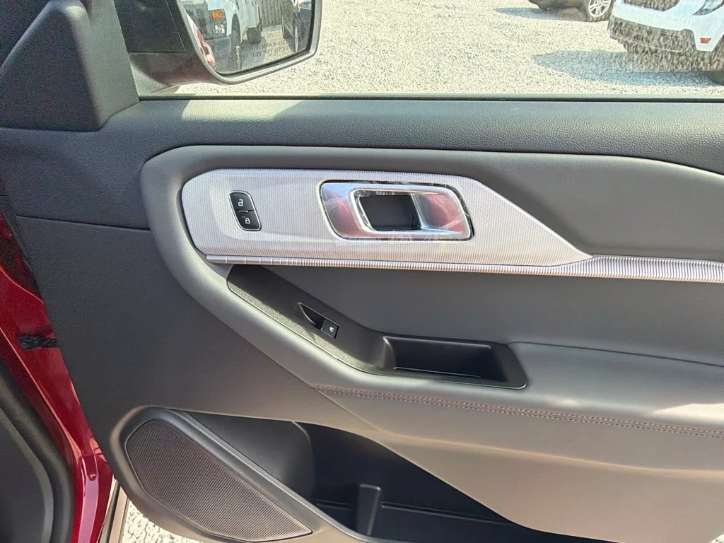 New 2027 Ruby Red Metallic Tinted Clearcoat Ford Active image 37