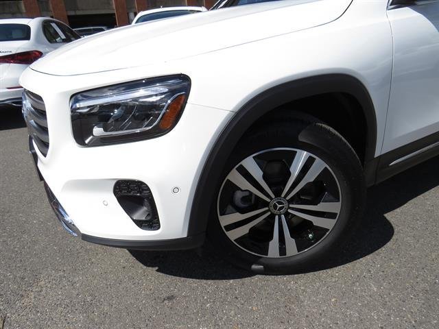 Certified Used 2025 Polar White Mercedes-Benz GLB 250 image 23