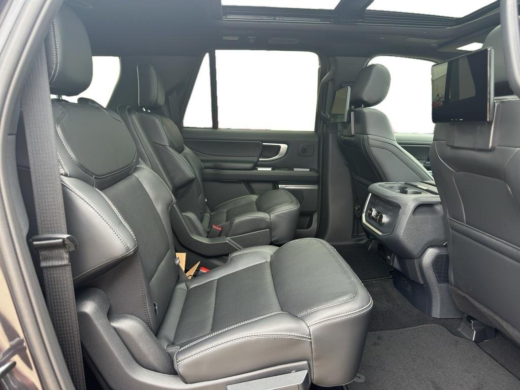 New 2027 Dark Matter Gray Metallic Ford MAX Platinum image 5