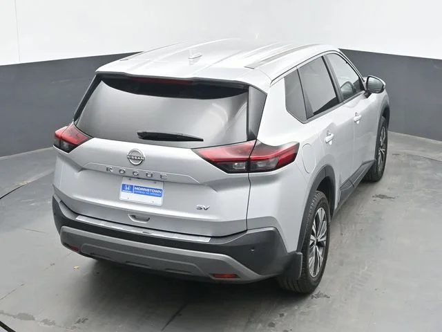 Used 2022 Silver Nissan SV image 36