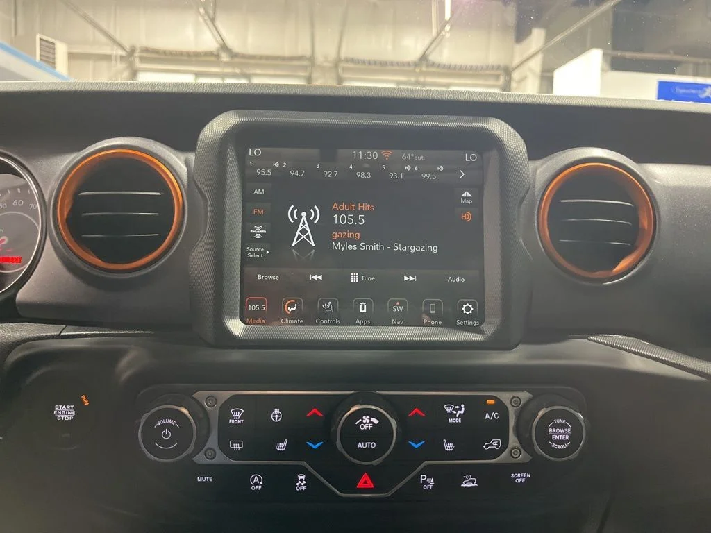 Used 2021 Sting-Gray Clearcoat Jeep Mojave image 29