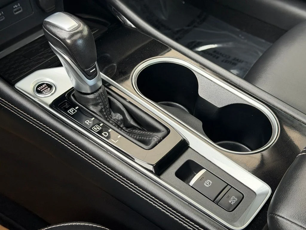 Used 2023 Gray Nissan Platinum image 15