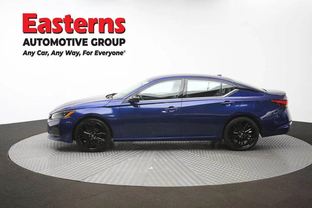 Used 2023 Blue Nissan 2.5 SR image 58