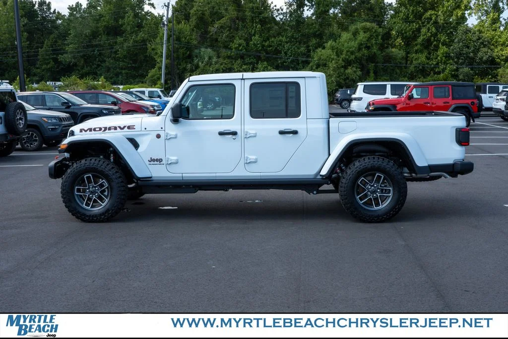 New 2026 Bright White Clear-Coat Exterior Paint Jeep Mojave image 3