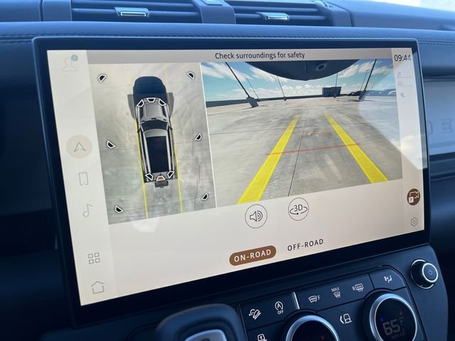 New 2026 Santorini Black Land Rover X-Dynamic SE image 21