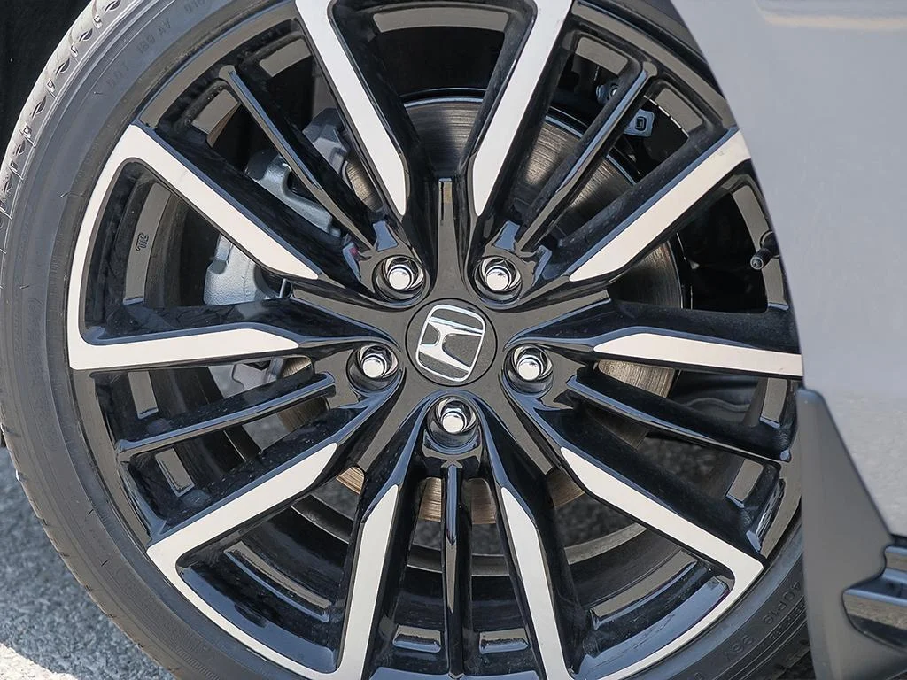 New 2026 Urban Grey Pearl Honda TOURING The best of the Accord. The best of everyt image 8