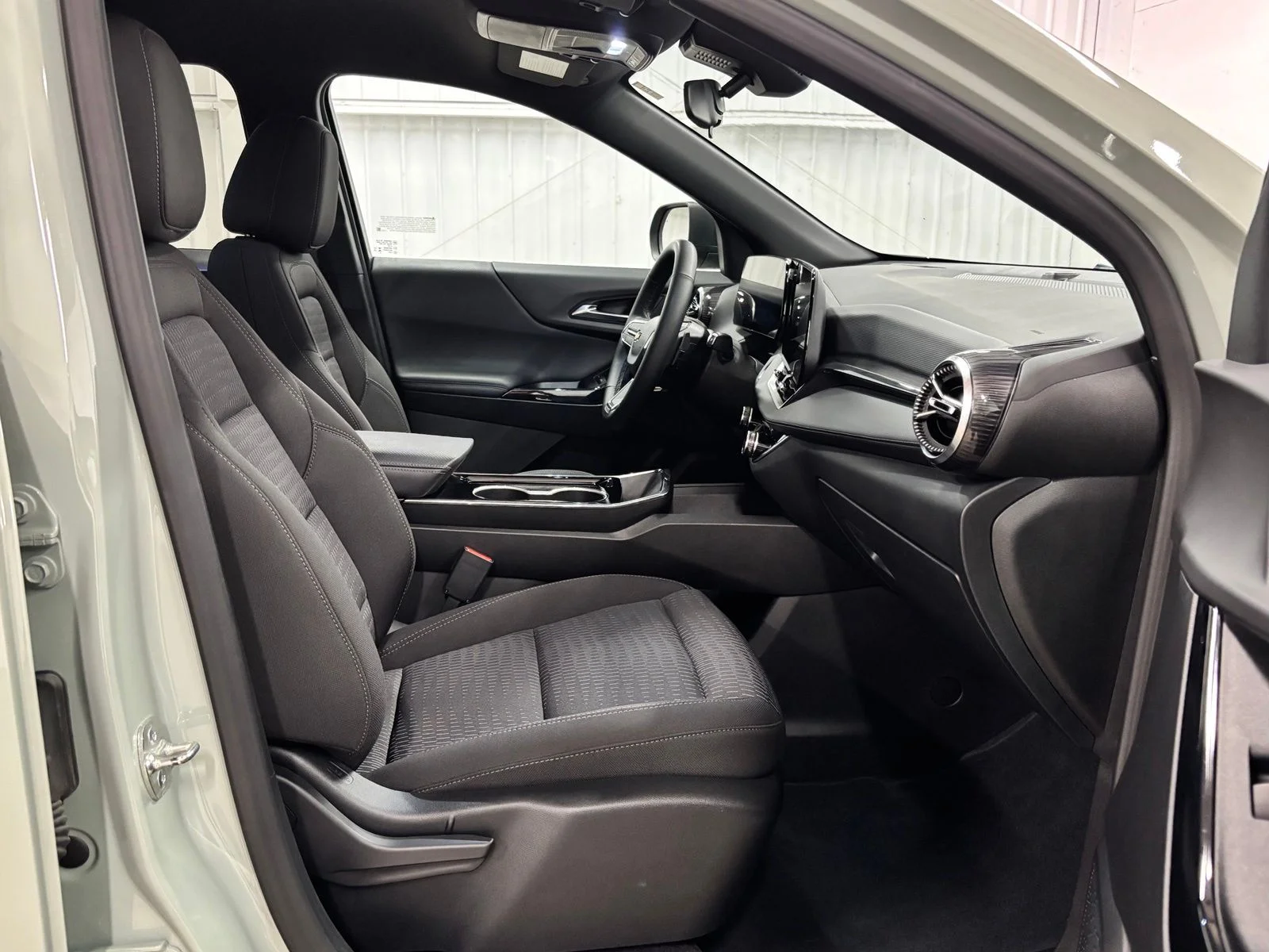 Used 2025 Green Chevrolet LT image 22