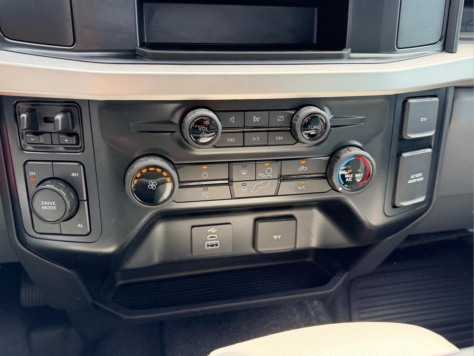 Used 2024 Oxford White Ford XL image 21