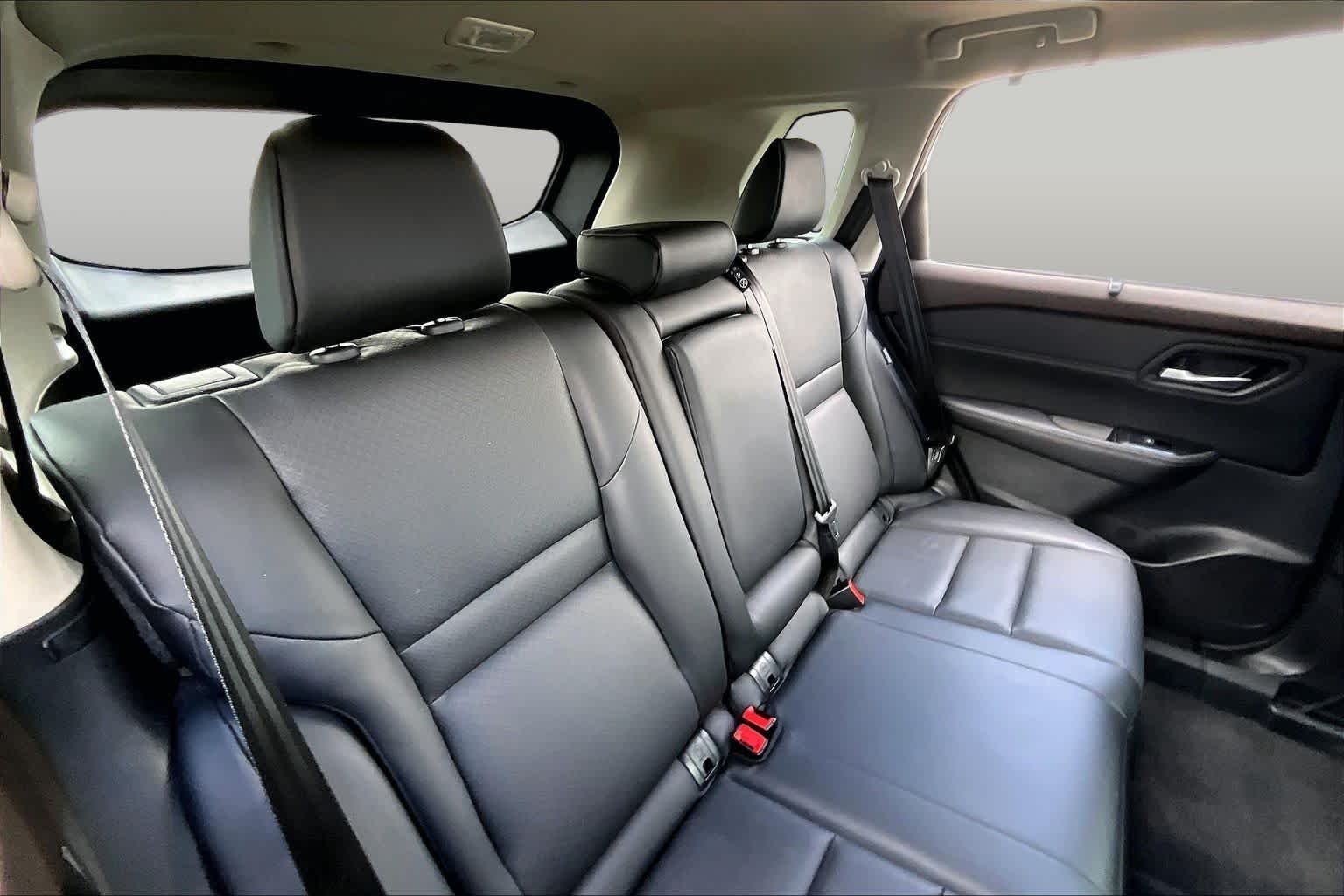 Used 2023 Pearl White Tricoat Nissan SV image 19