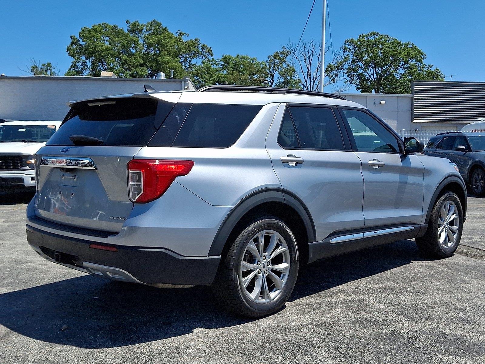 Certified Used 2023 Iconic Silver Ford XLT image 6