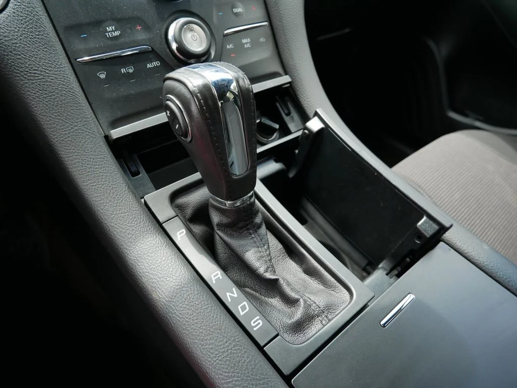 Used 2015  Ford SEL image 23