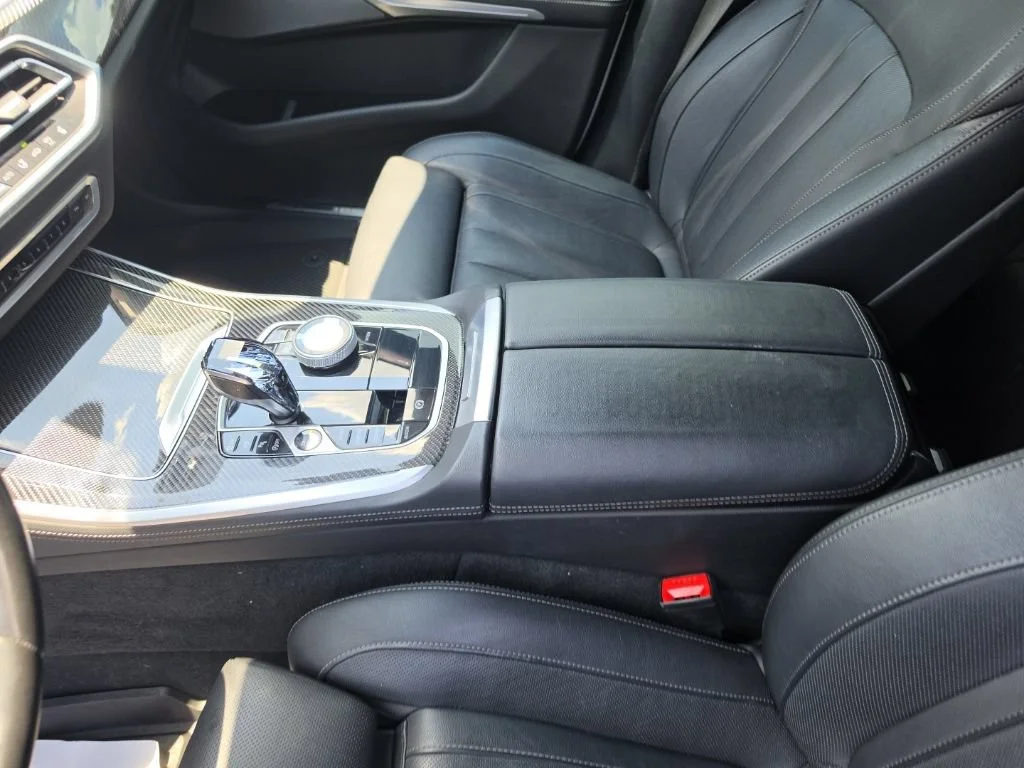 Used 2022 White BMW M50i image 24