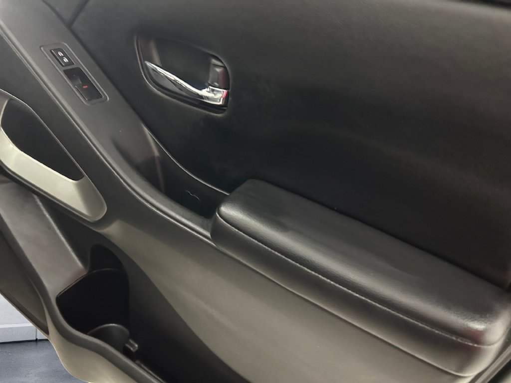 Used 2025 Gray Nissan SV image 15