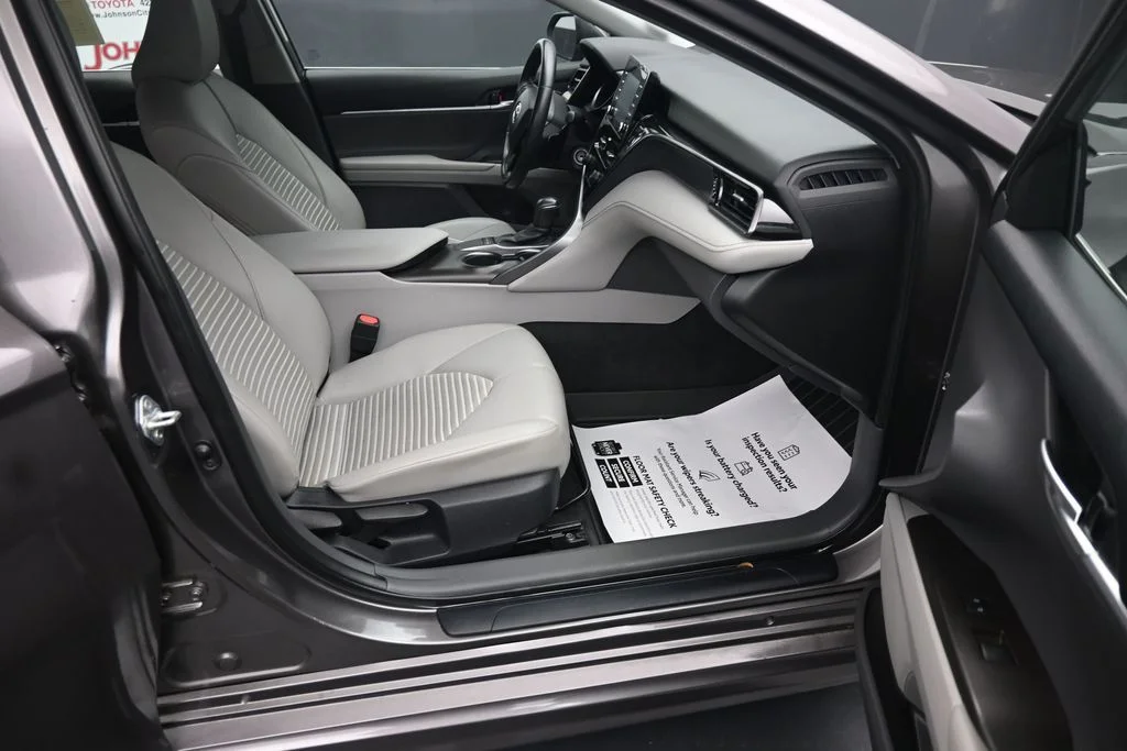 2022 Toyota Camry SE - Photo 13