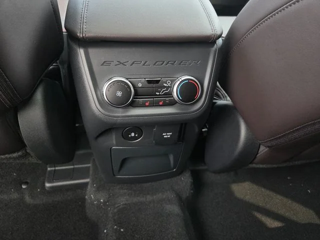 New 2026 Star White Metallic Tri-Coat Ford Platinum™ image 18