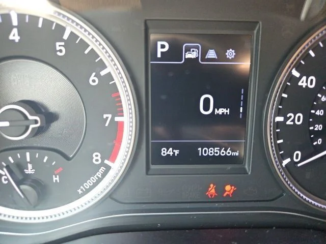 Used 2019 Silver Hyundai SE image 5