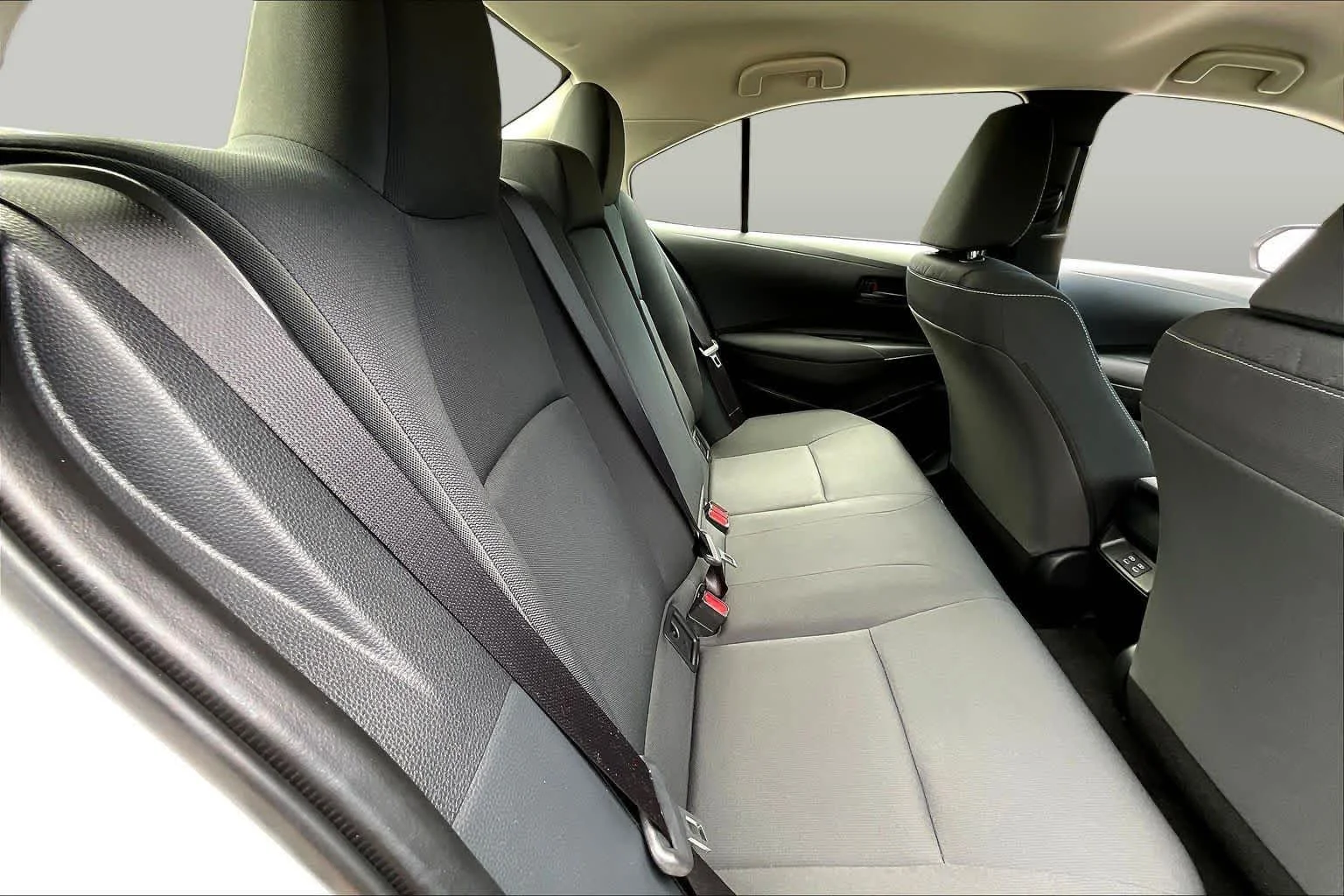 Used 2026 Ice Cap Toyota Hybrid LE image 20