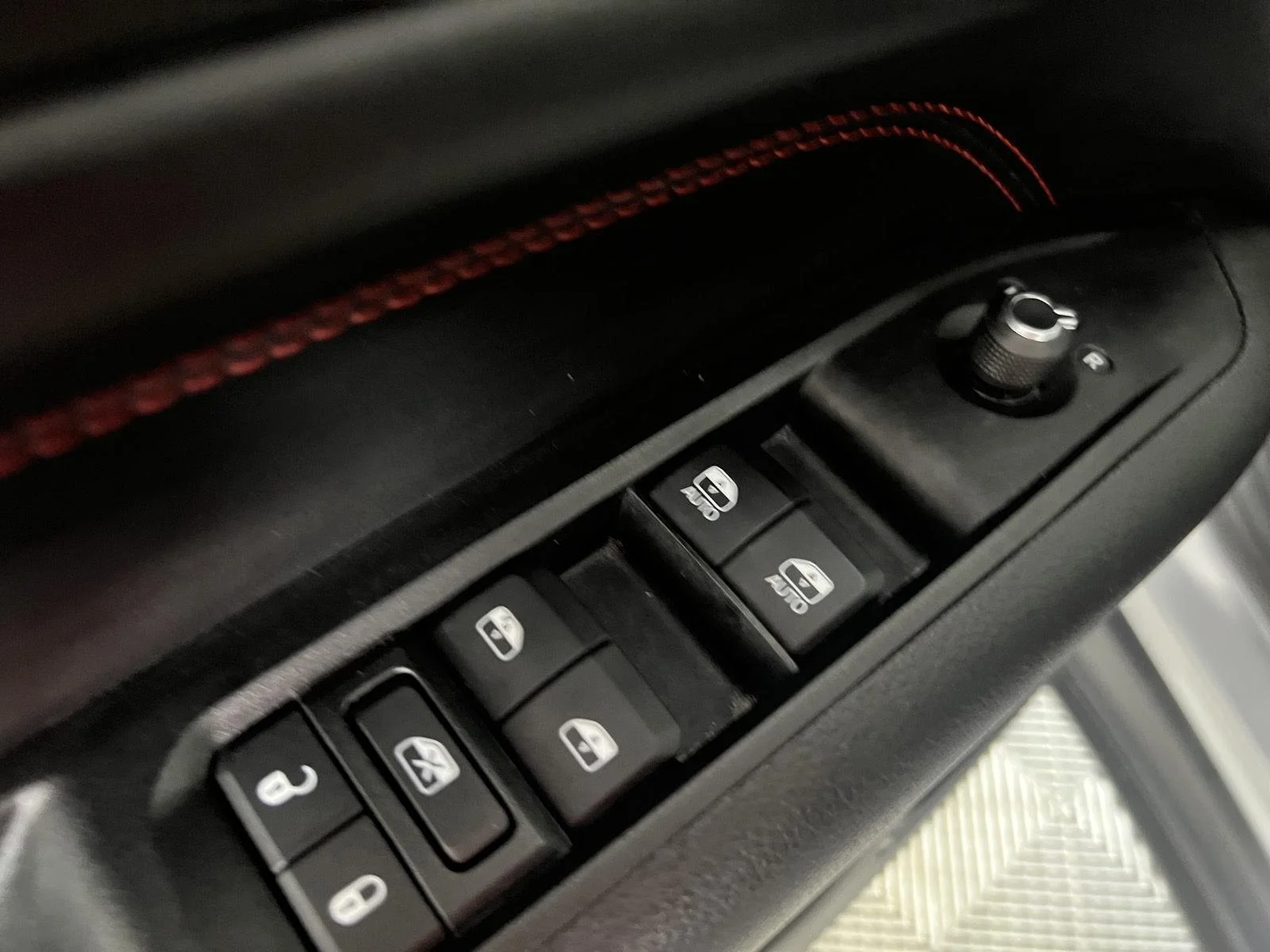 Used 2022  Jeep Trailhawk image 14