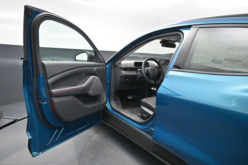 New 2026 Adriatic Blue Metallic Ford Premium image 8