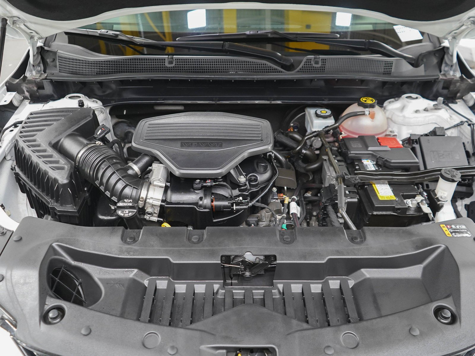 Used 2019 SUMMIT WHITE Chevrolet Premier image 31
