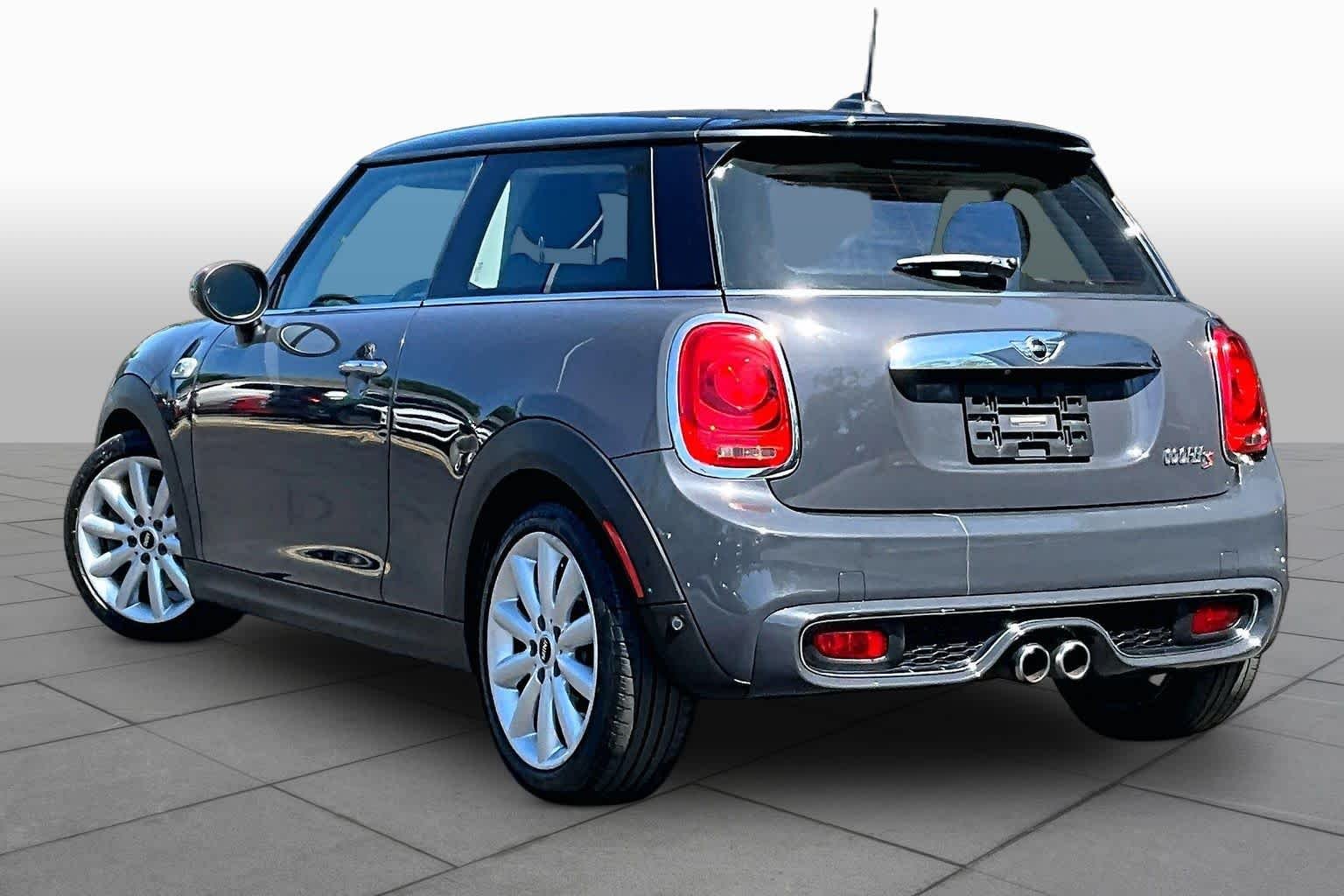 Used 2018 Thunder Grey Metallic MINI Cooper S image 12