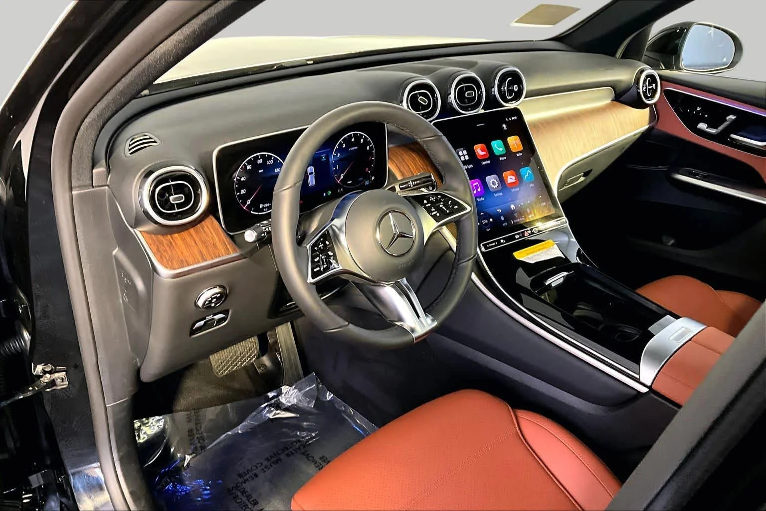 Certified Used 2026 Black Mercedes-Benz GLC 300 image 18