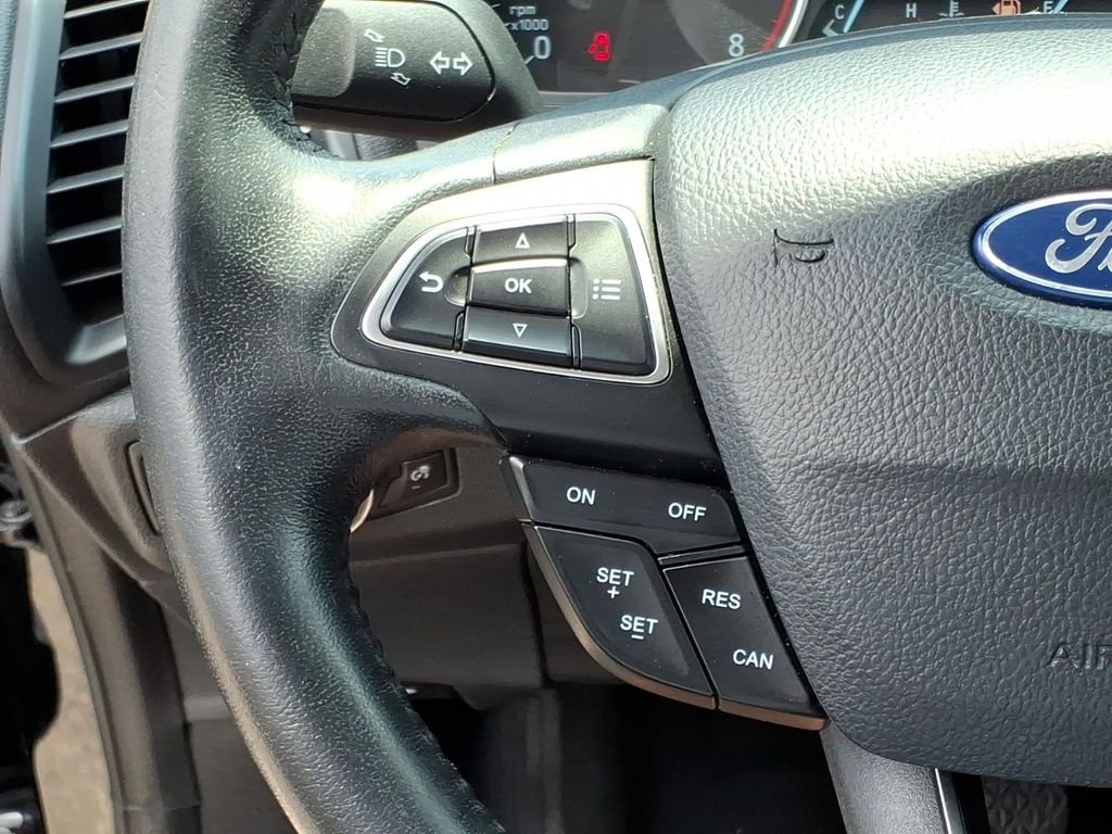 Used 2020 Shadow Black Ford SE image 21