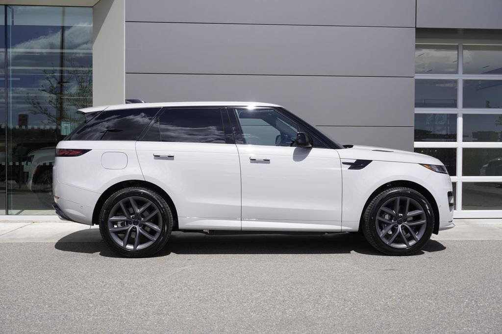 New 2026 Borasco Grey Land Rover Dynamic SE image 7