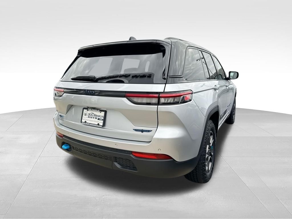 New 2024 Silver Zynith Jeep Trailhawk 4xe image 8