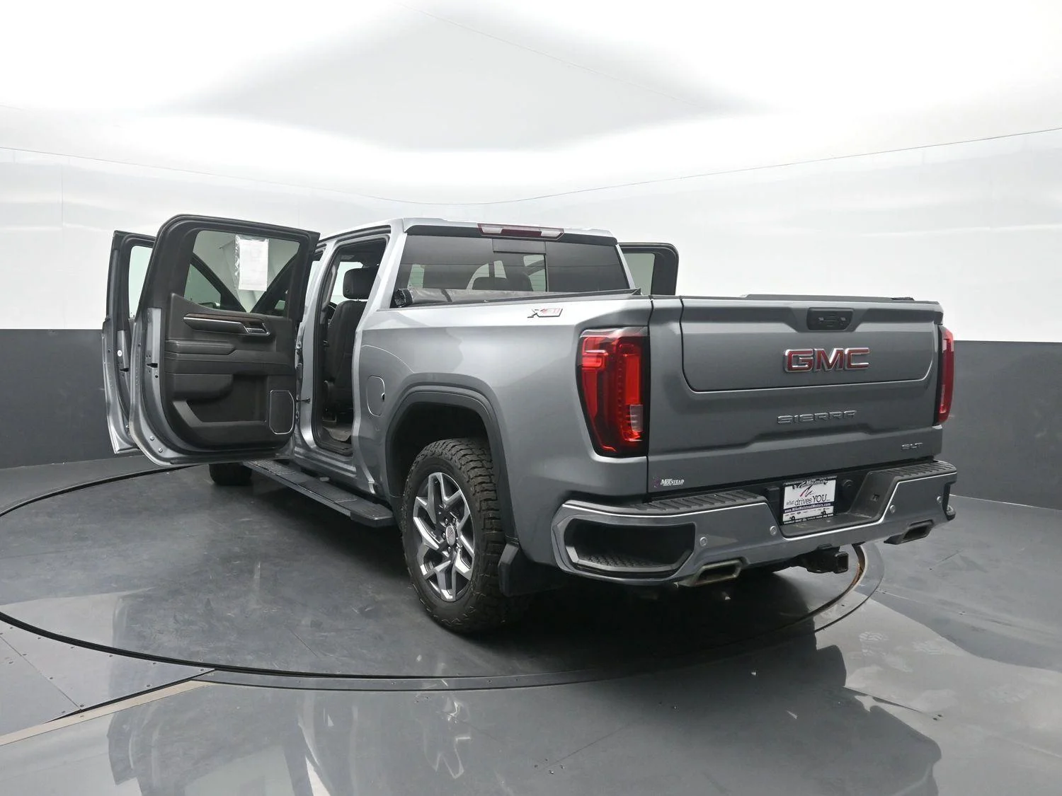 Used 2023 SILVER                    GMC  image 53