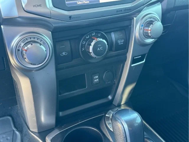 Used 2019 White Toyota SR5 Premium image 27