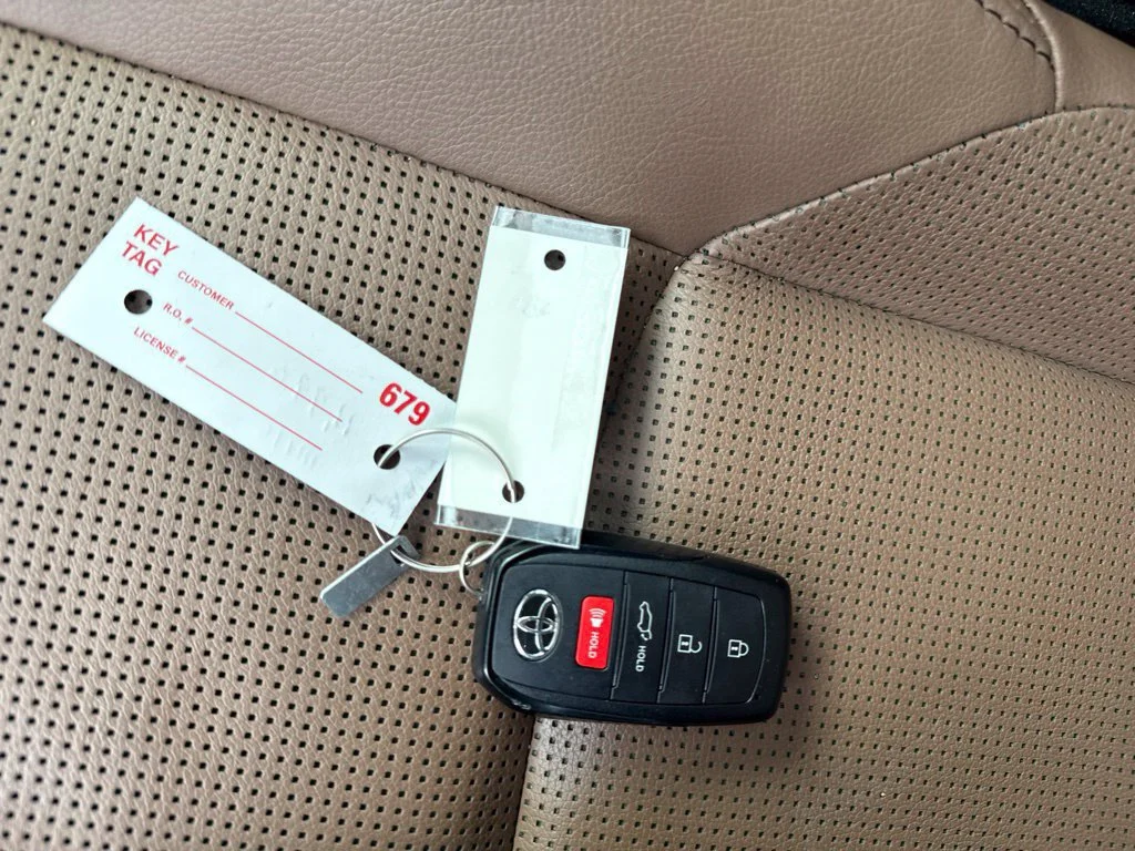 Used 2025  Toyota SR5 image 15