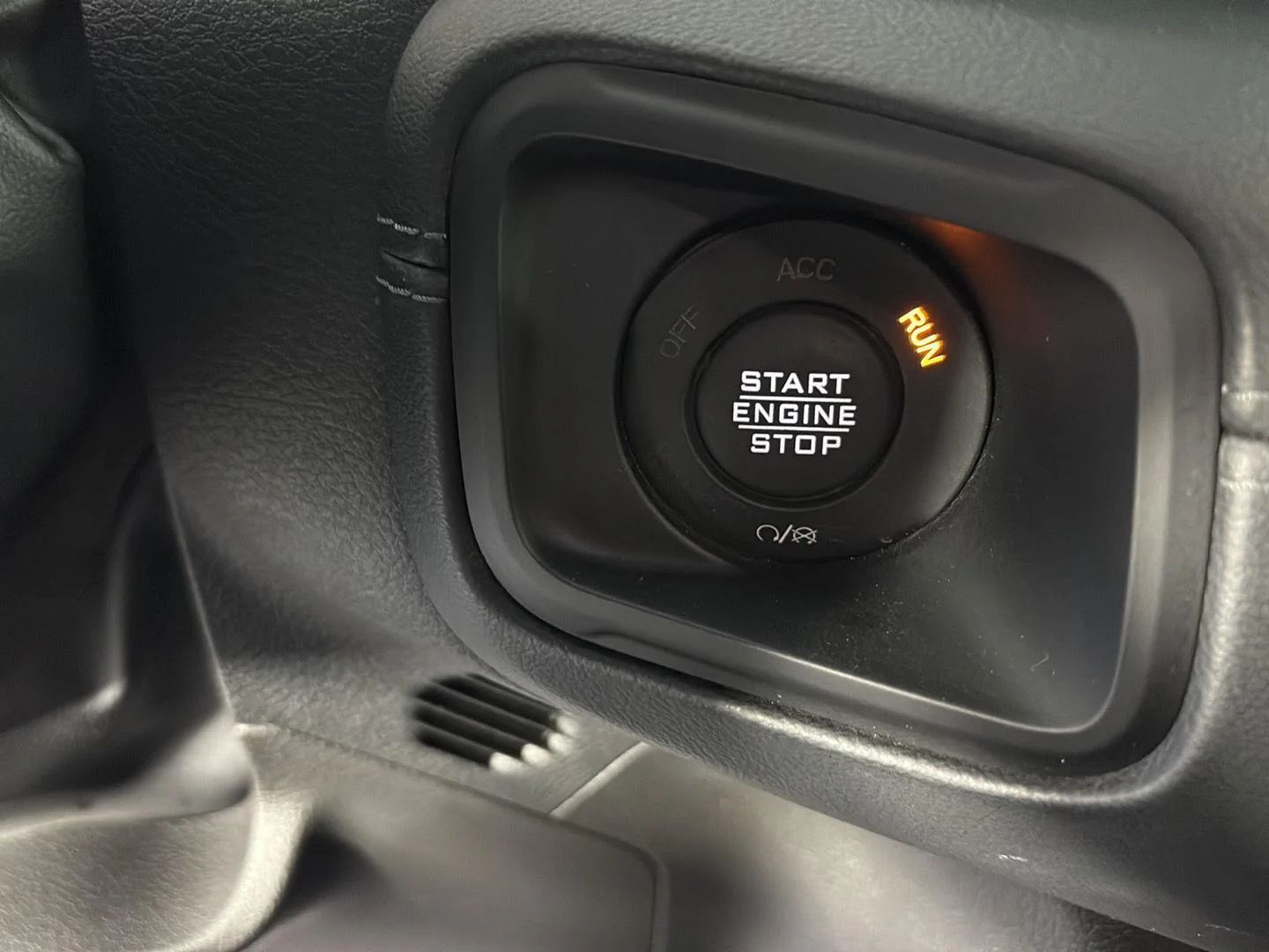 Used 2024 Hydro Blue Pearlcoat Jeep Rubicon X image 30