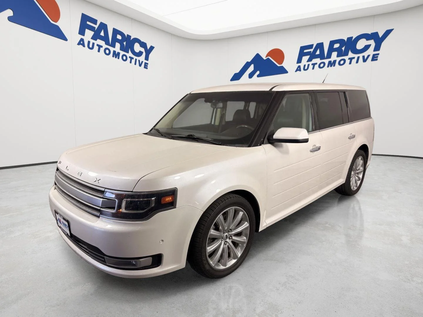 Used 2019 White Platinum Metallic Tri-Coat Ford Limited EcoBoost image 1
