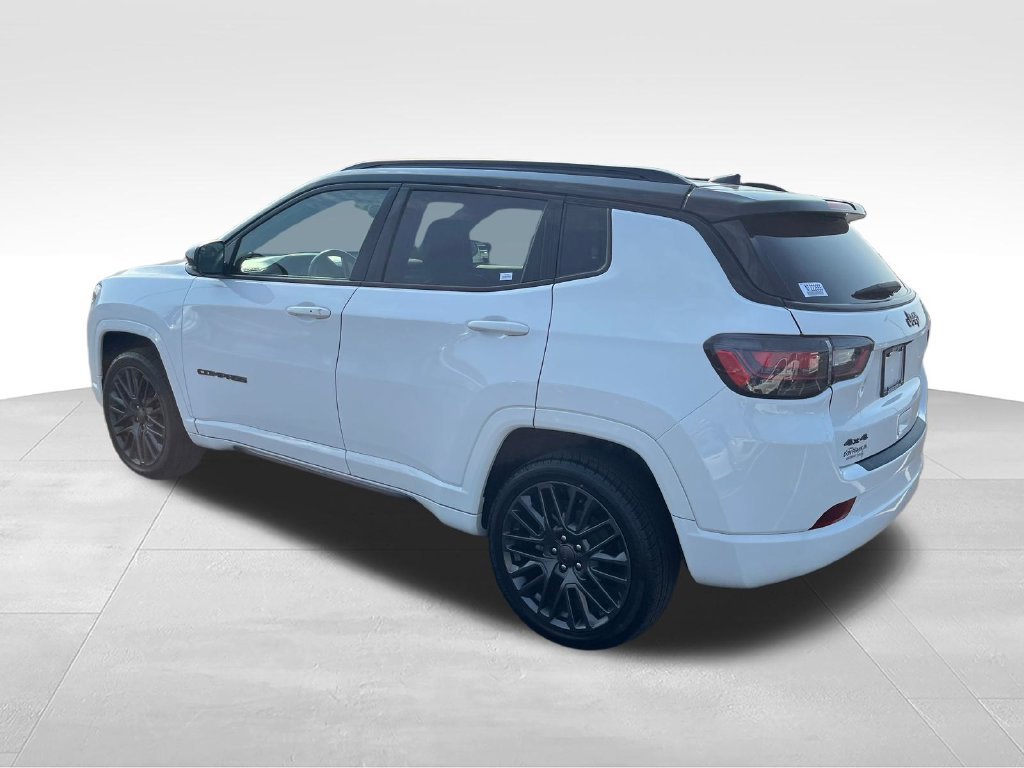 Used 2022 White Jeep High Altitude image 3
