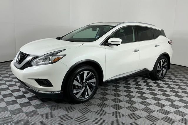 Used 2018 White Nissan Platinum image 4