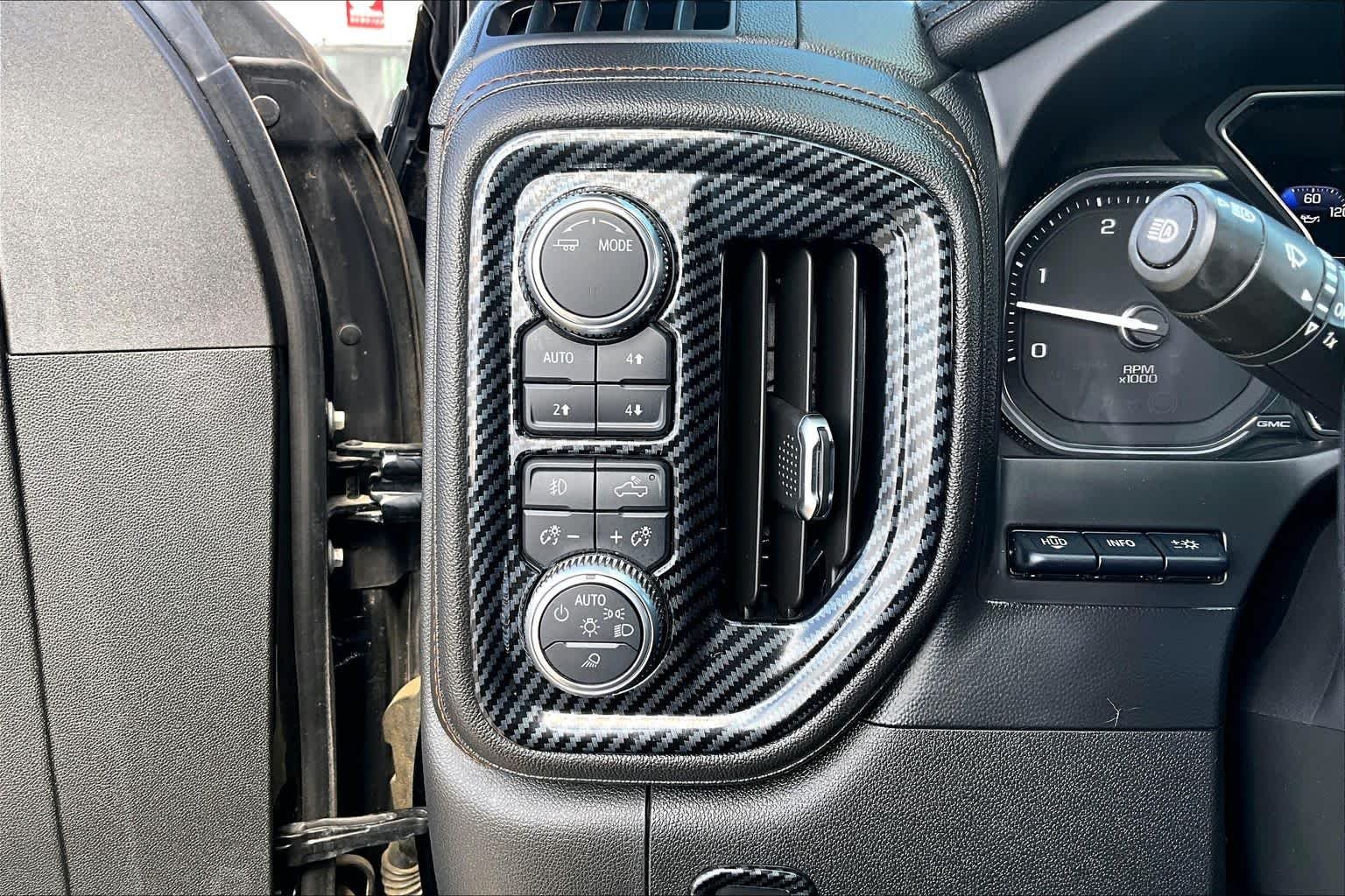 Used 2020 Onyx Black GMC AT4 image 36