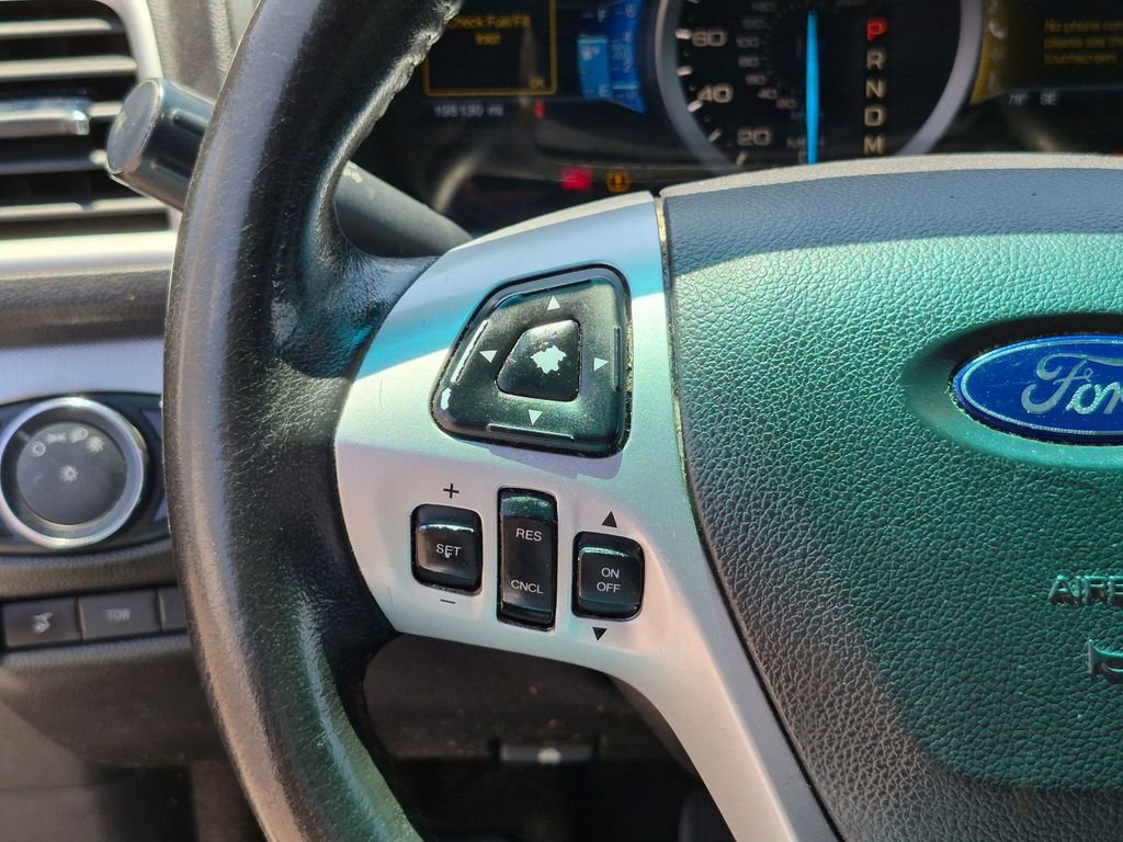 Used 2013 Black Ford XLT image 18