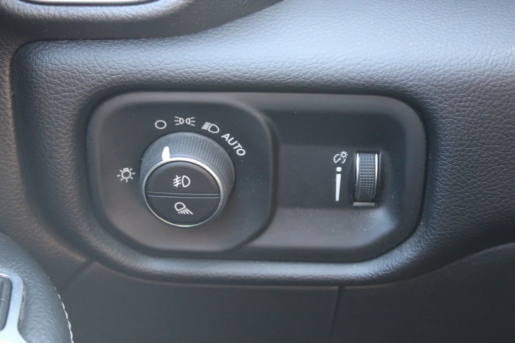 Used 2024 White Ram Big Horn image 27