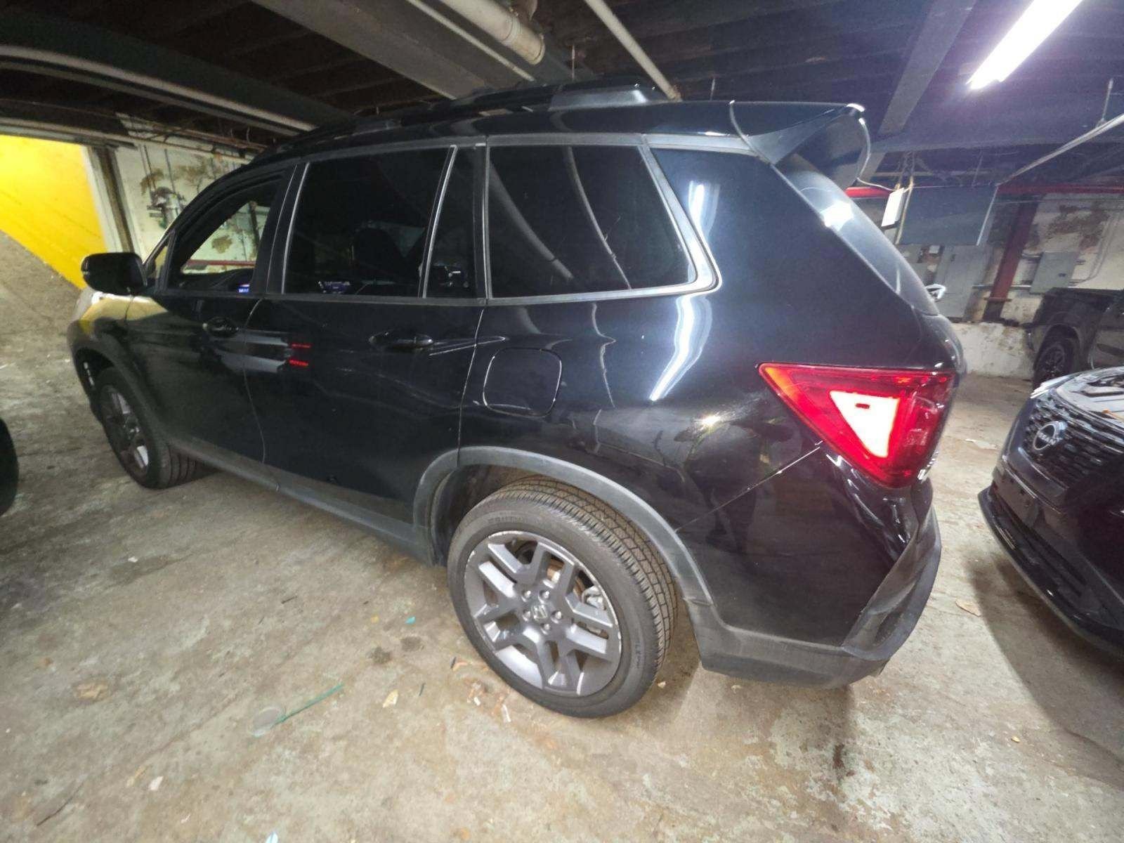 Certified Used 2023 Crystal Black Pearl Honda EX-L image 2