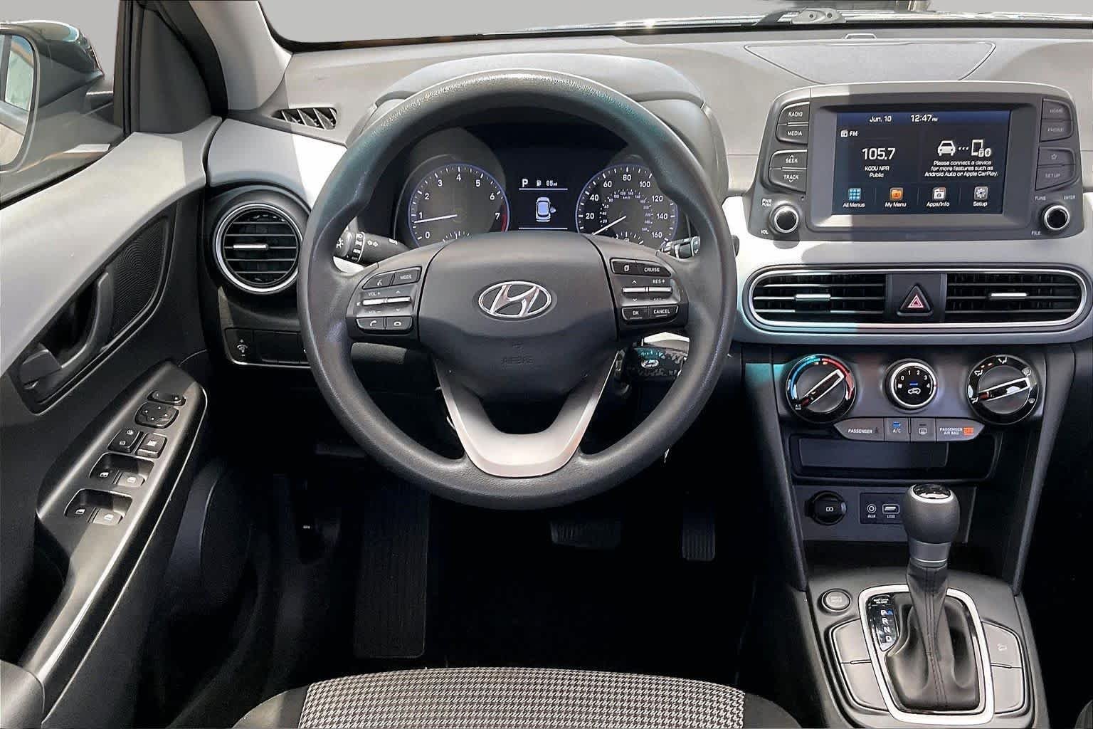 Used 2021 Thunder Gray Hyundai SE image 6