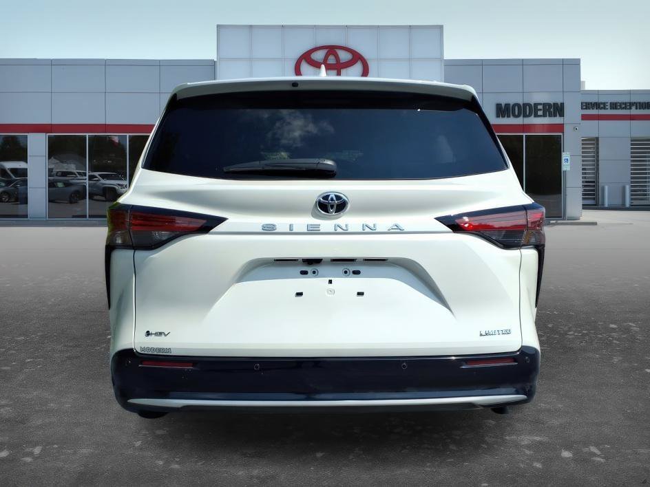 Used 2026 Wind Chill Pearl Toyota Limited image 4