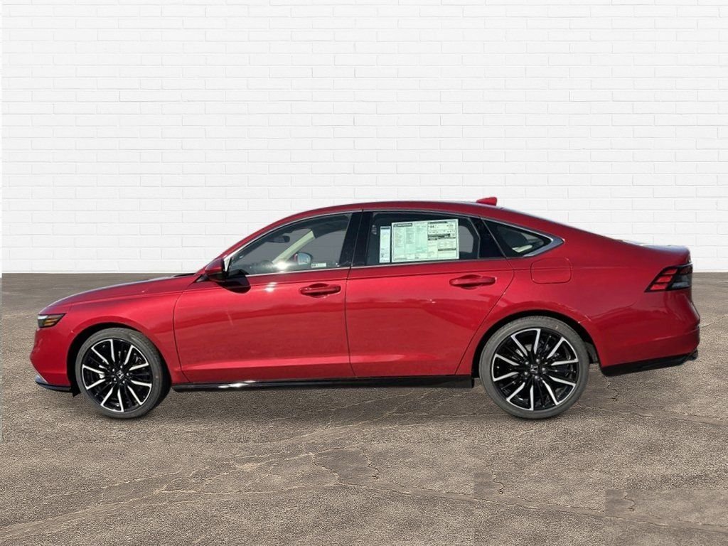 New 2026 Radiant Red Metallic Honda Touring image 3