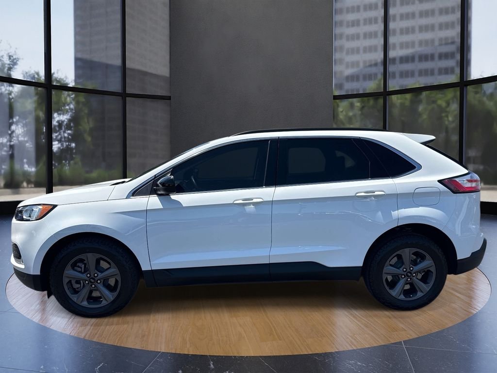 Used 2022 Oxford White Ford SEL image 6