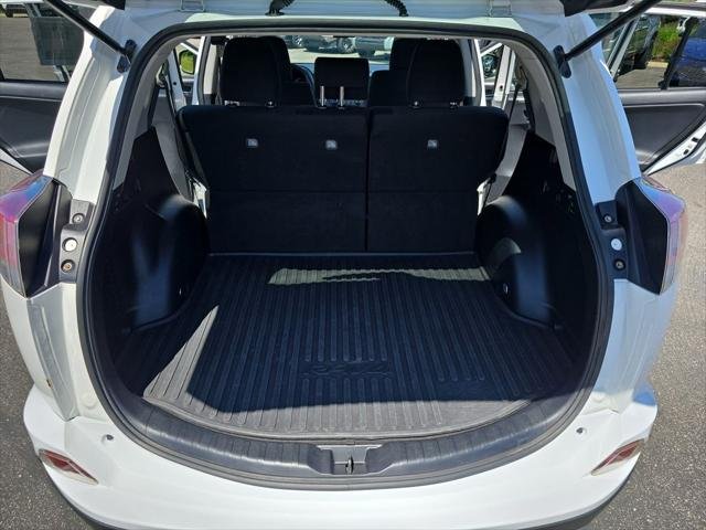 Certified Used 2018 ICE CAP Toyota XLE image 16