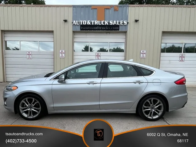 2020 Ford Fusion Titanium Hybrid Sedan 4D