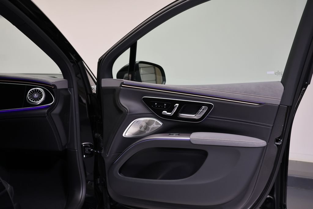 New 2026 Black Mercedes-Benz 400 image 44