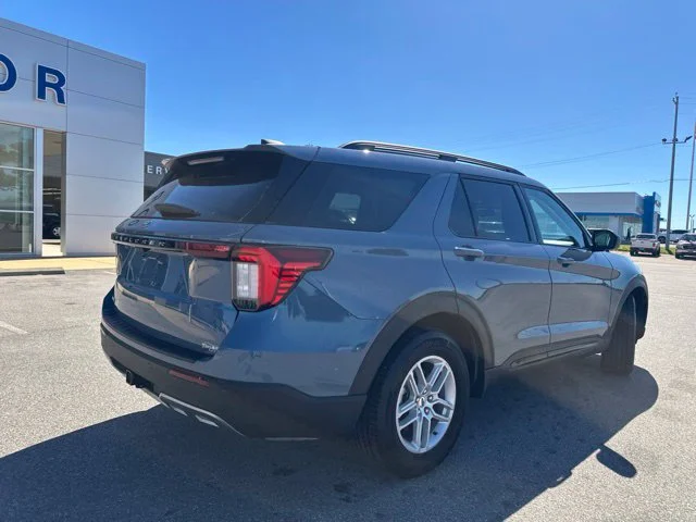 Used 2026 Vapor Blue Metallic Ford Active image 19