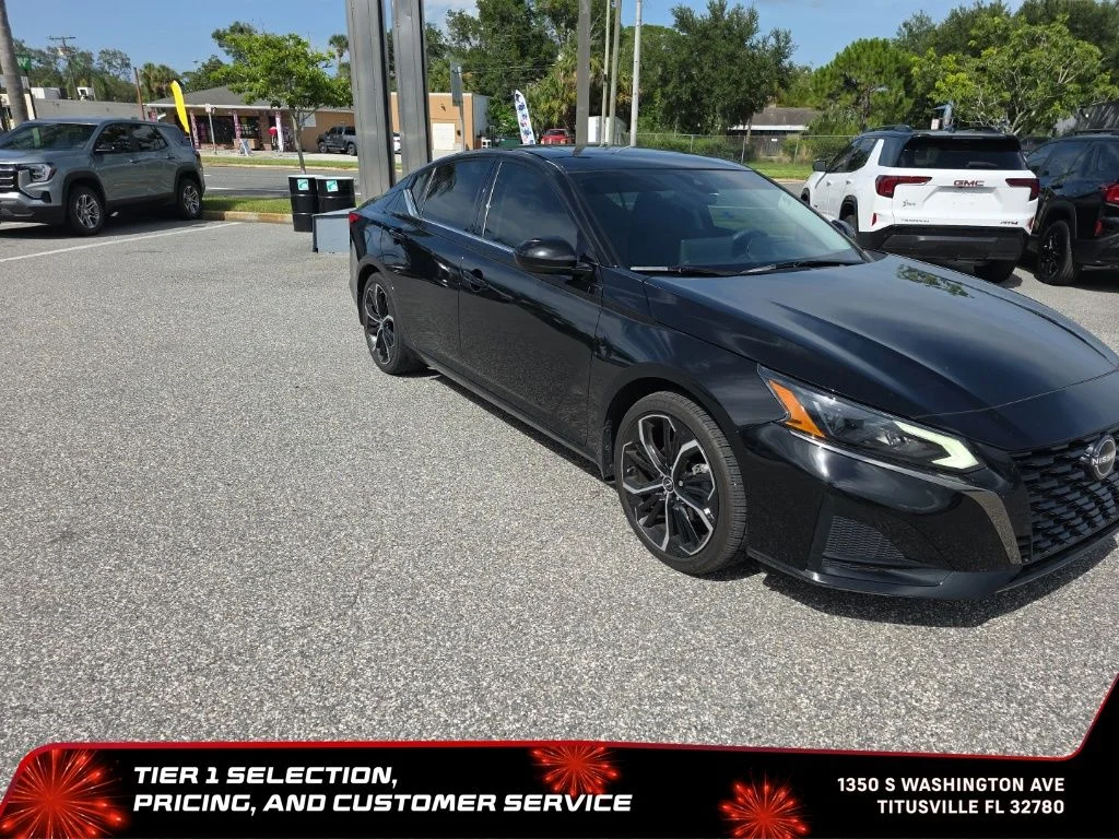 Used 2024 Black Nissan 2.5 SR image 11